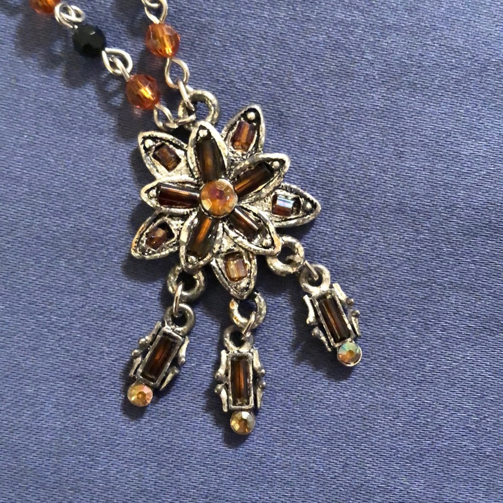 4/$10 ✨ Floral Beaded Necklace